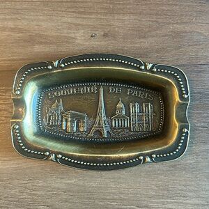Vintage metal ashtray - French ashtray - Souvenir de Paris